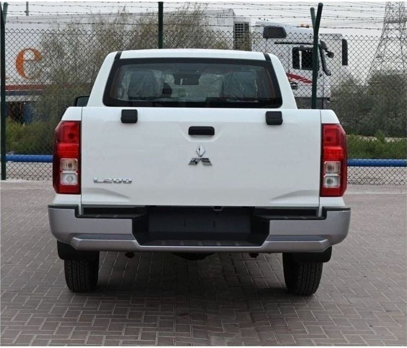 ميتسوبيشي L200 Toyota Hilux Single Cab 2.4L Manual 2025
