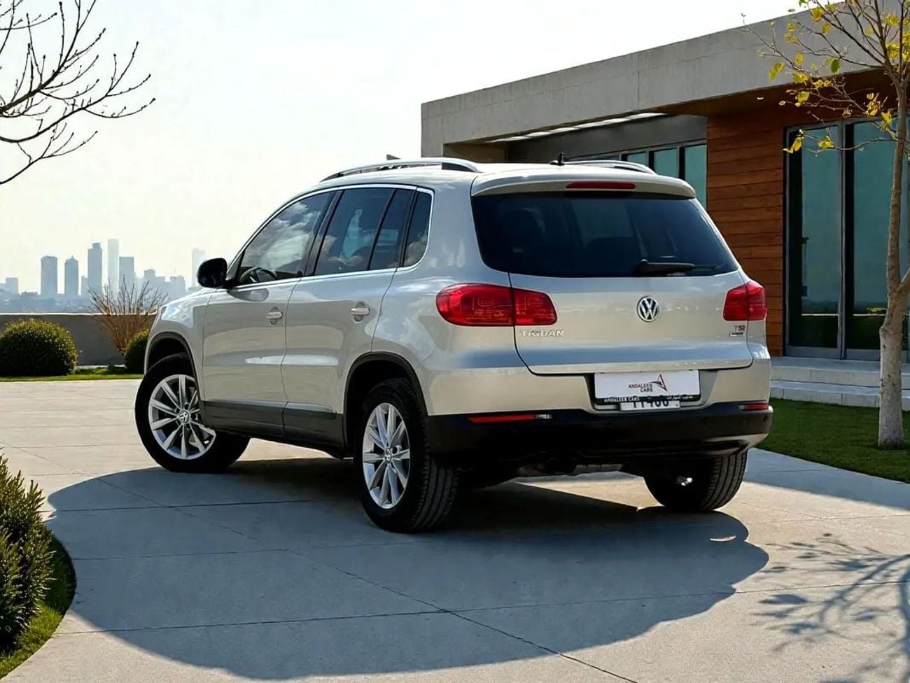 Volkswagen Tiguan BASE 1.4 TSI Life VOLKSWAGEN TIGUAN 1.4L TSI A/T | 2016 | GCC SPECS