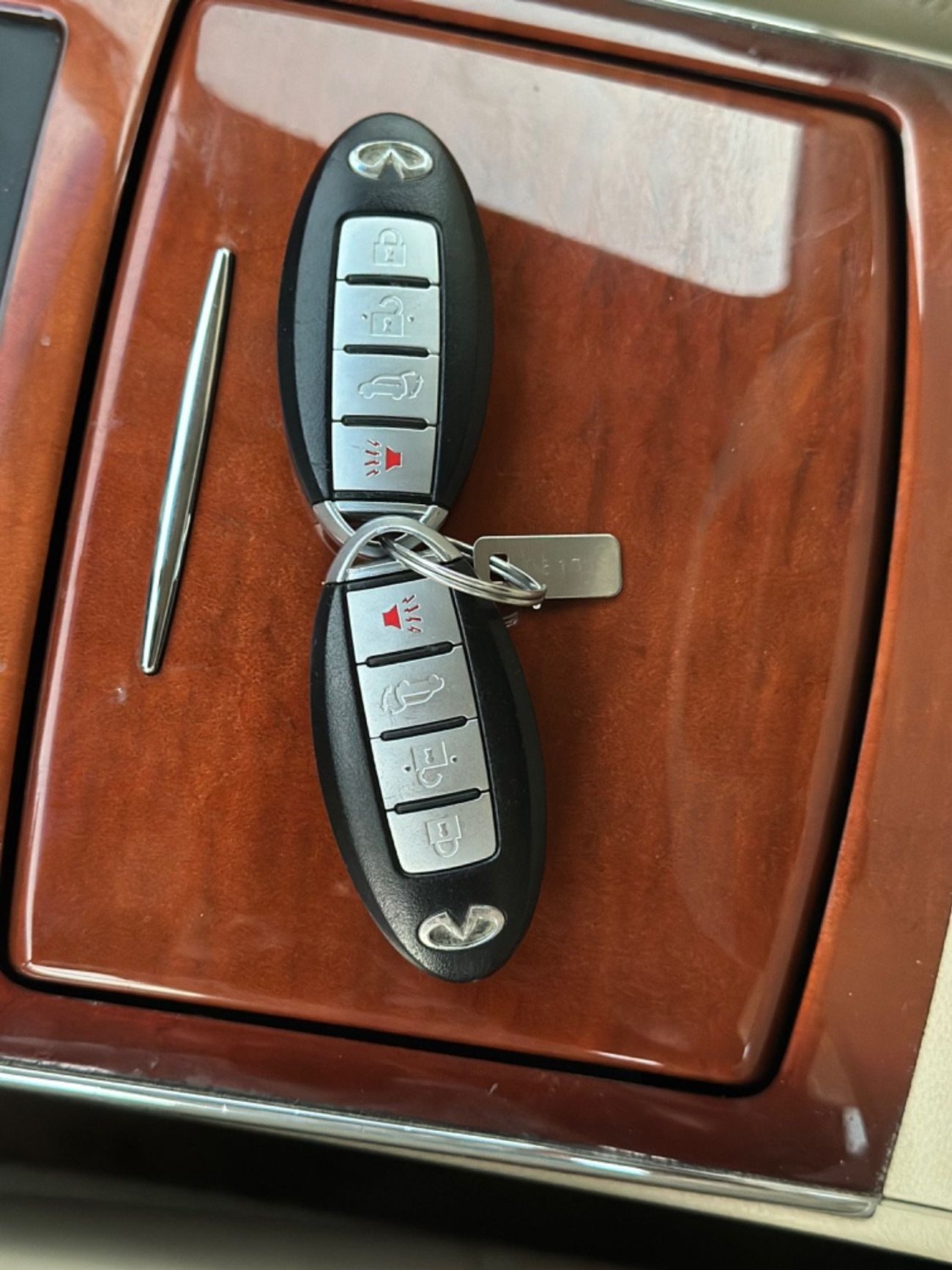 Infiniti QX70 MODEL 2017 GCC CAR PERFECT CONDITION INSIDE AND OUT SIDE FULL OPTION SUN ROOF LEATHER SEATS 5 camera