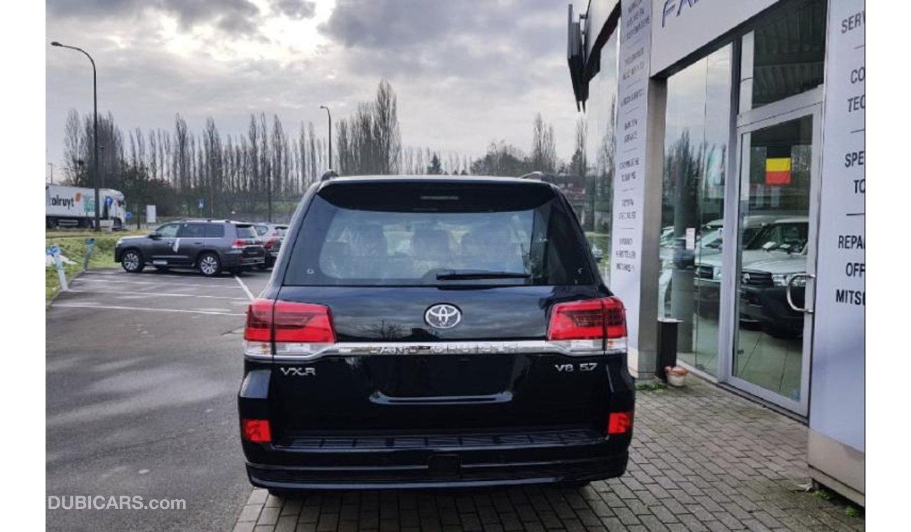Toyota Land Cruiser Petrol 5.7L AT 2019 Model VXR Top the line EXECUTIVE LOUNGE ( EXPORT ONLY )