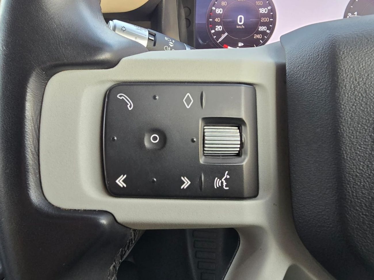 Land Rover Defender 2020 LAND ROVER DEFENDER FIRST EDITION FULL OPTION RHD DIESEL AUTOMATIC(PM11817)