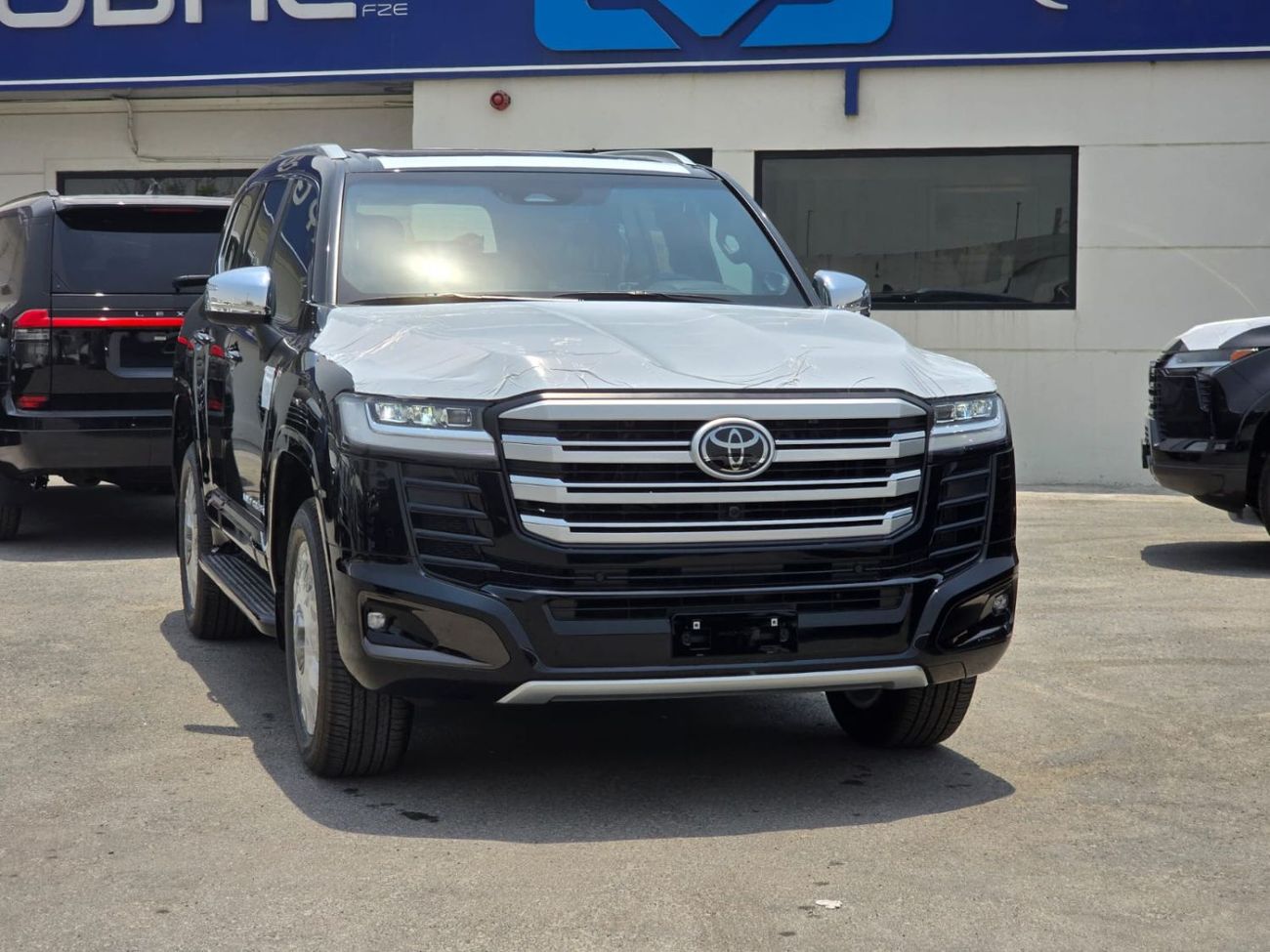 Toyota Land Cruiser 3.5T VXR Hybrid 7 Seater Full Option