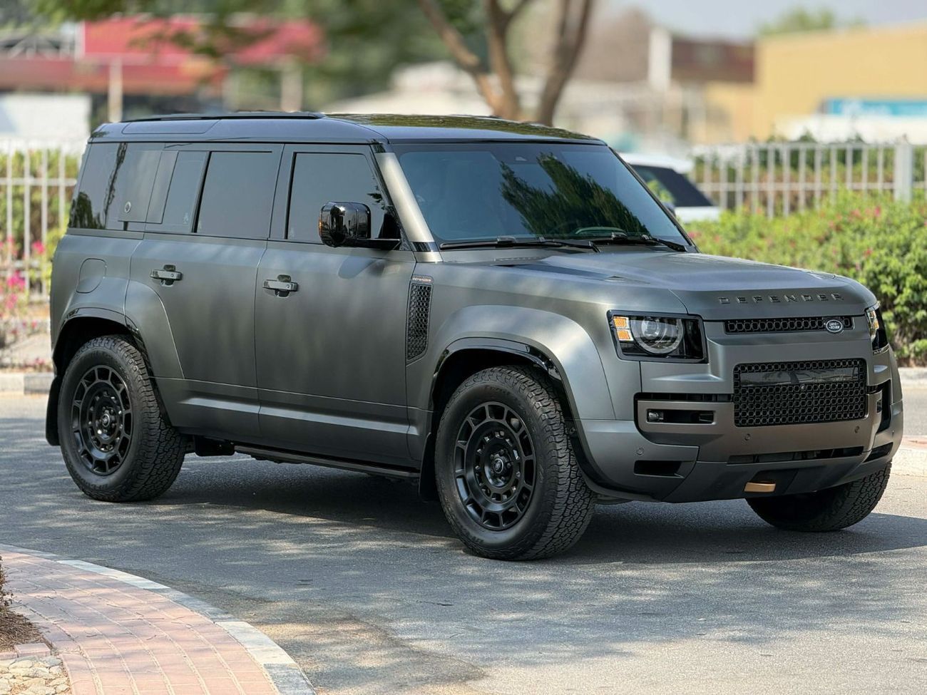 لاند روفر ديفندر 110 P635 OCTA V8