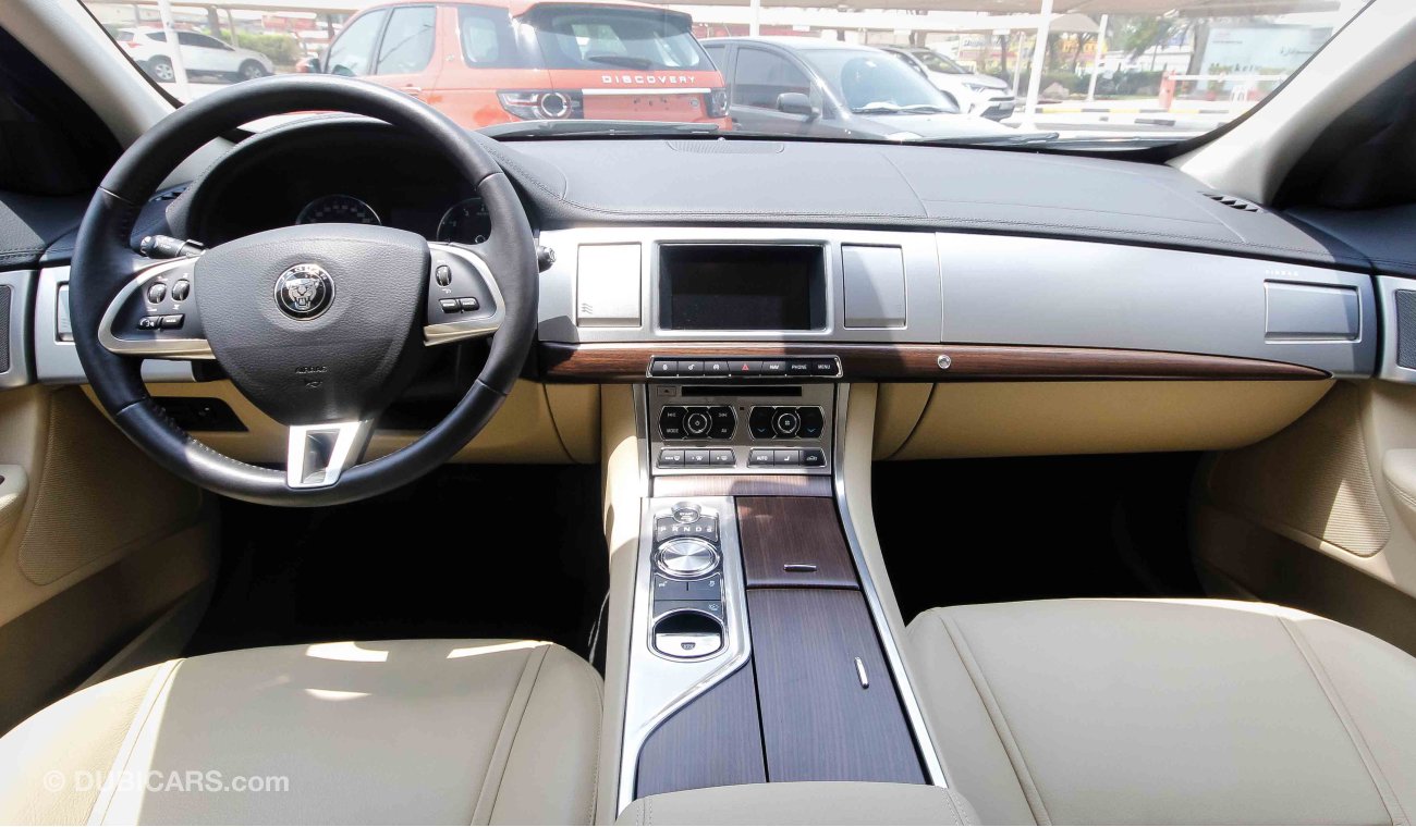 Jaguar XF Luxury