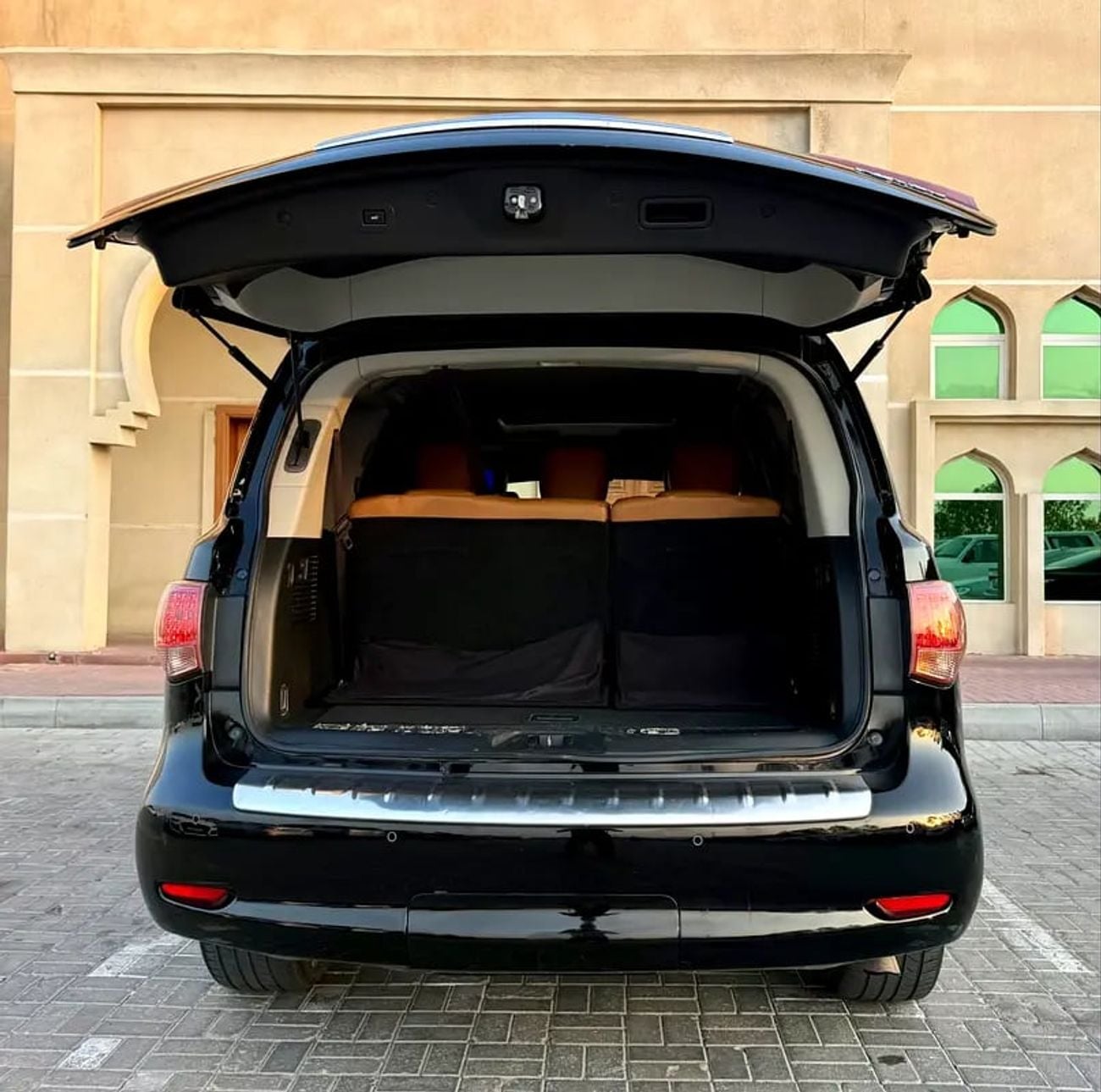 Infiniti QX80 EXCELLENCE إنفينيتي خليجي موديل فل اوبشن بحالة ممتازة