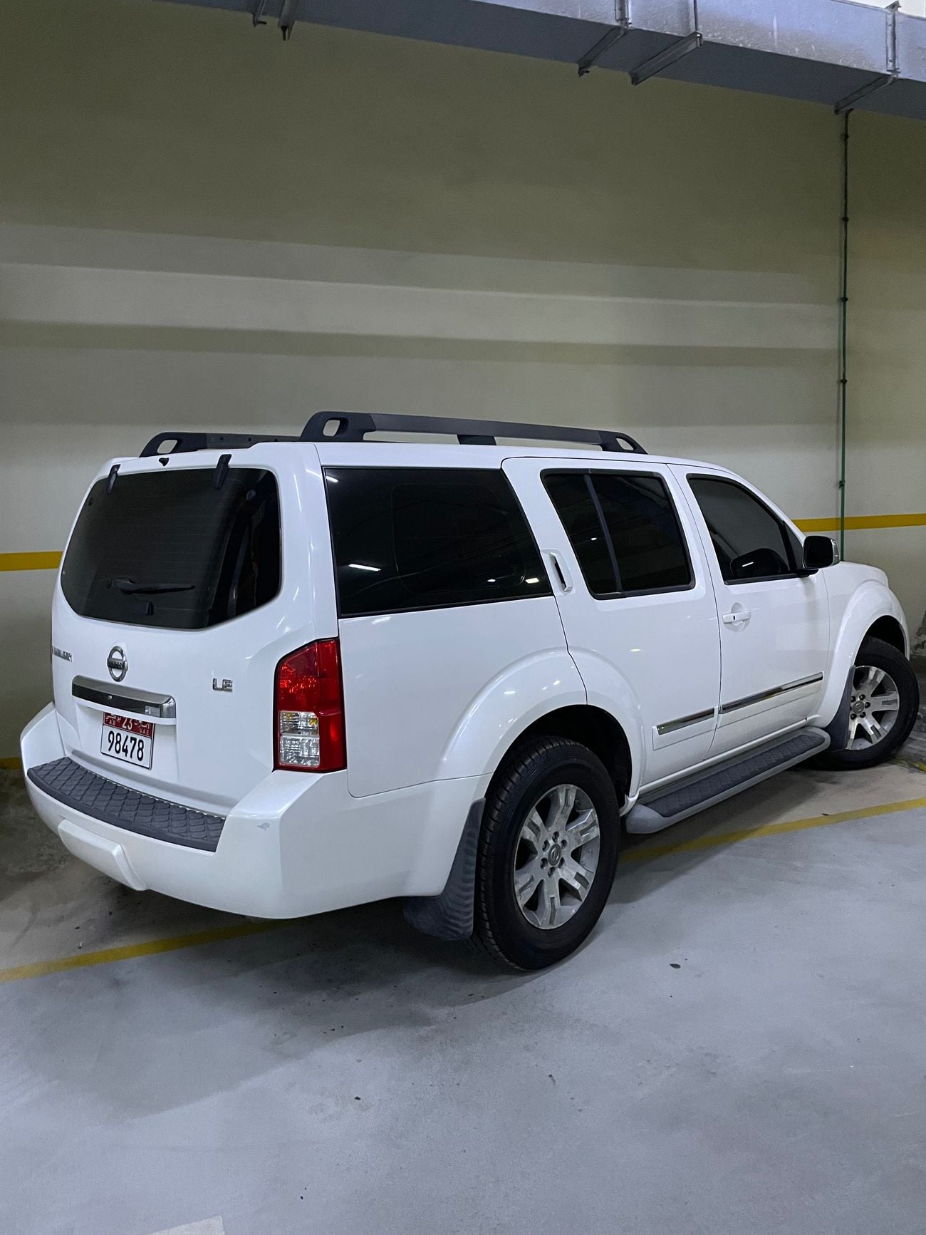 Nissan Pathfinder LE