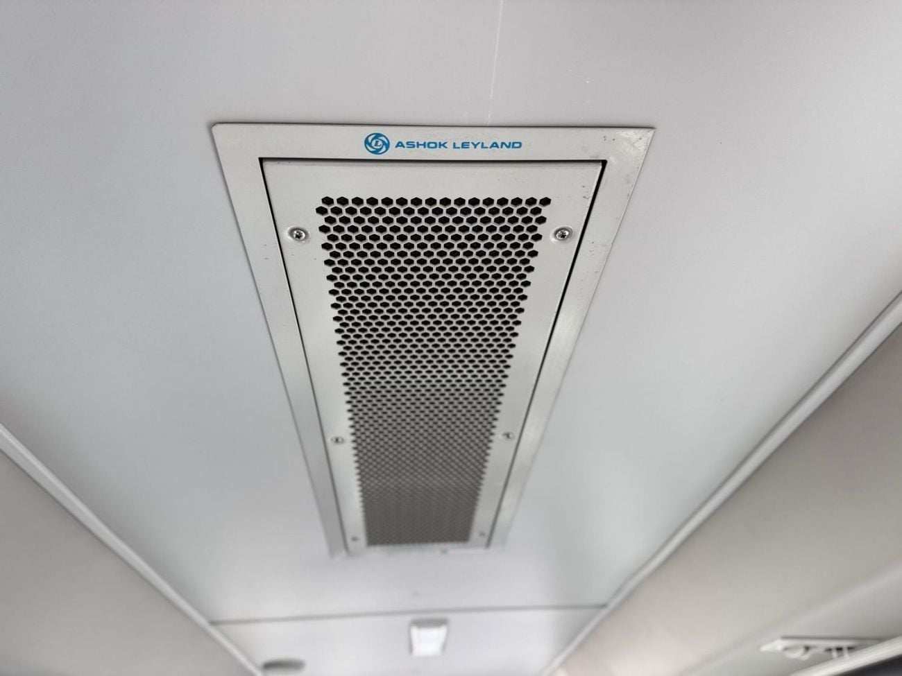 اشوك ليلاند Gazl أشوك ليلاند  باص صغير