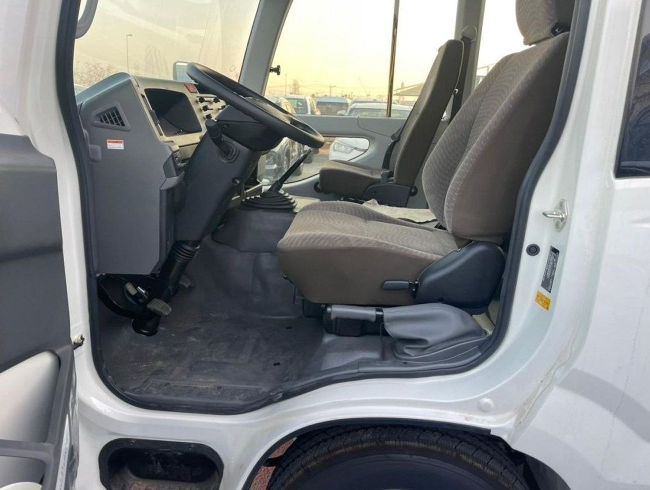 Isuzu NMR 2025 ISUZU NMR 3 tons Diesel Manual zero km