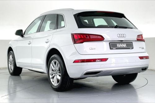 أودي Q5 45 TFSI quattro Basic | National Day Celebration | شامل الضمان | 0 ﺪﻔﻋﺓ ﺃﻮﻟﻯ