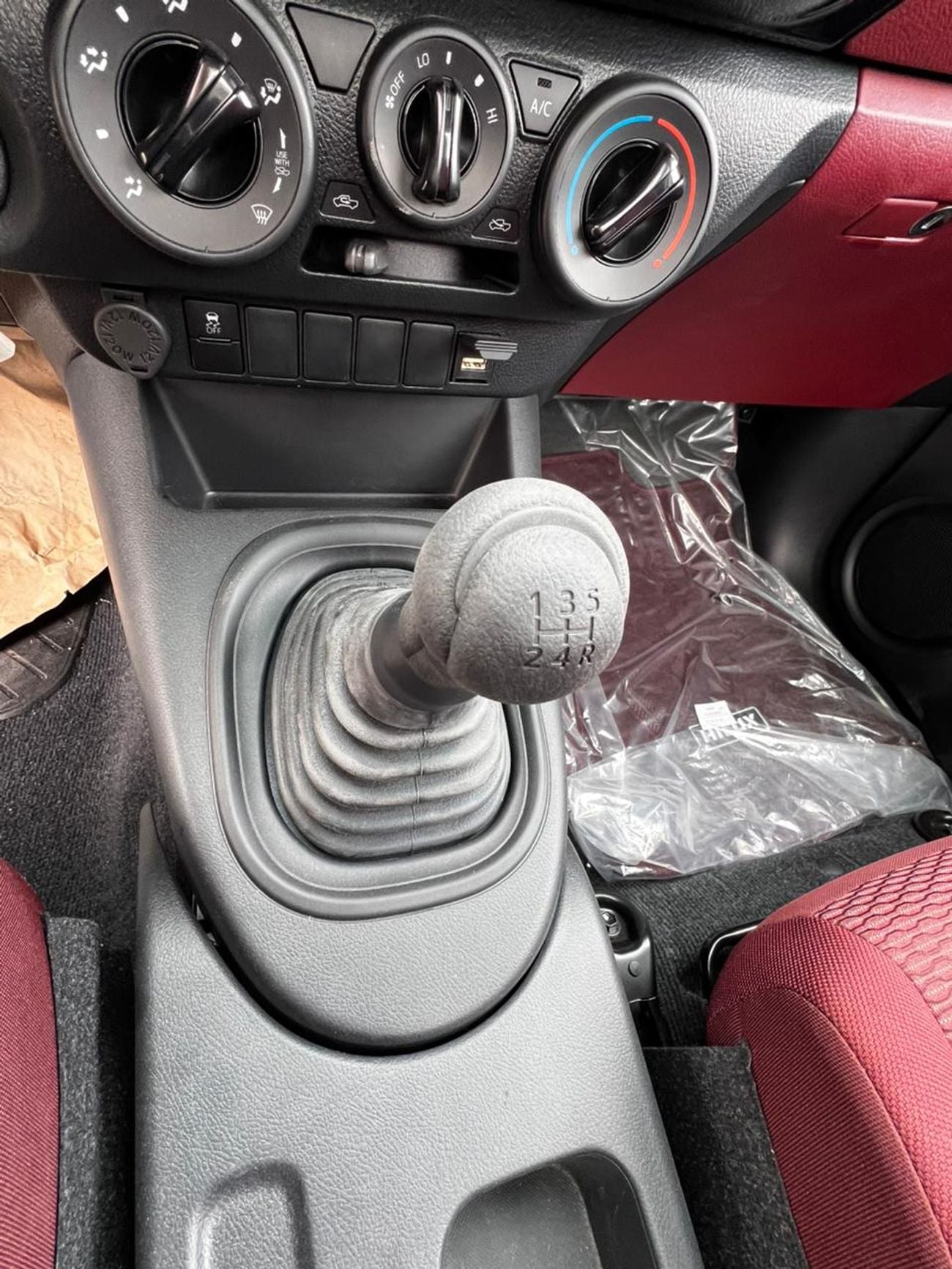 Toyota Hilux Toyota Hilux SC GL-S 2.7L MY 2025