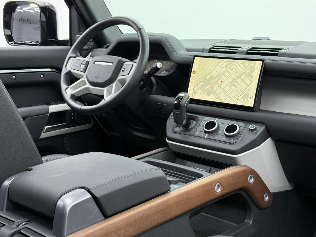 Land Rover Defender P300 110 2.0L (5 Seater) 2024 Land Rover Defender 110 P300, 2029 Land Rover Warranty, Excellent Cond