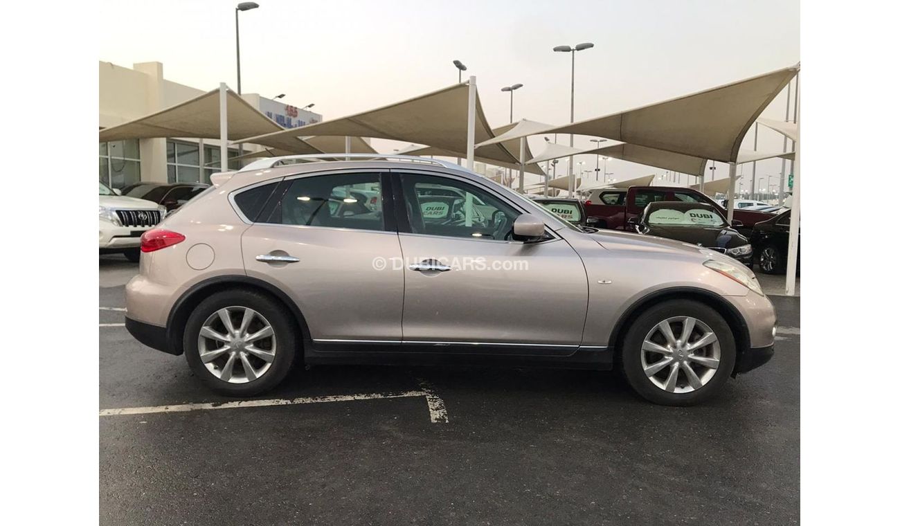 Infiniti EX35 Infinity EX 35 model 2008 GCC car prefect condition full service full option low mileage car no need