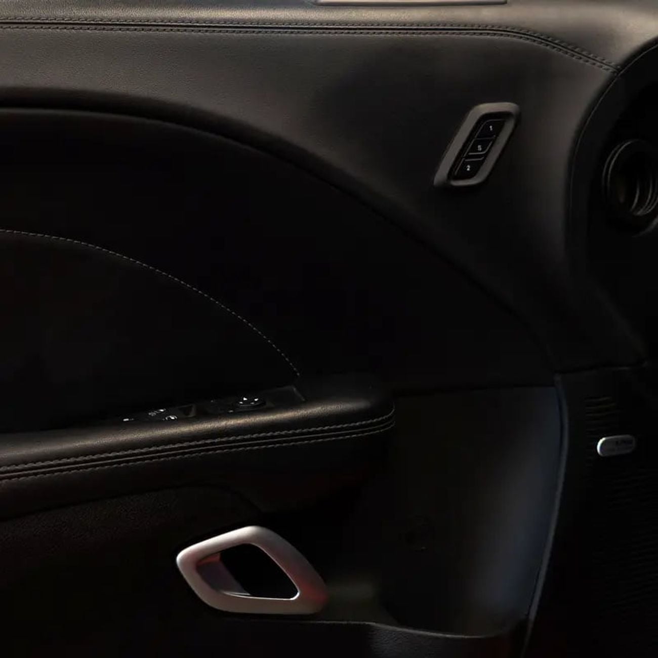Dodge Challenger AED 2,682 p.m • 0% Downpayment • Dodge Challenger R/T • 1 Year Warranty