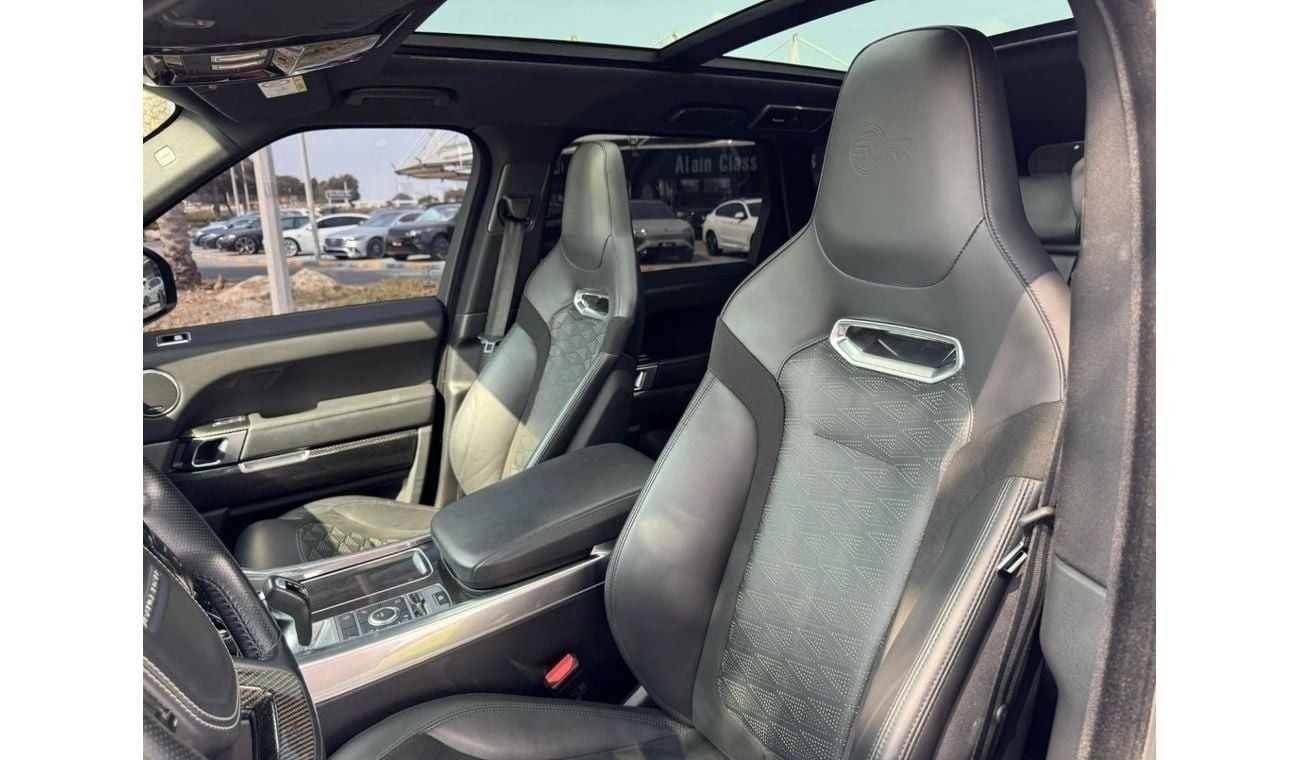 Land Rover Range Rover Sport SVR 5.0L (575 HP) AWD GERMAN SPEC FULL SERVICE HISTORY