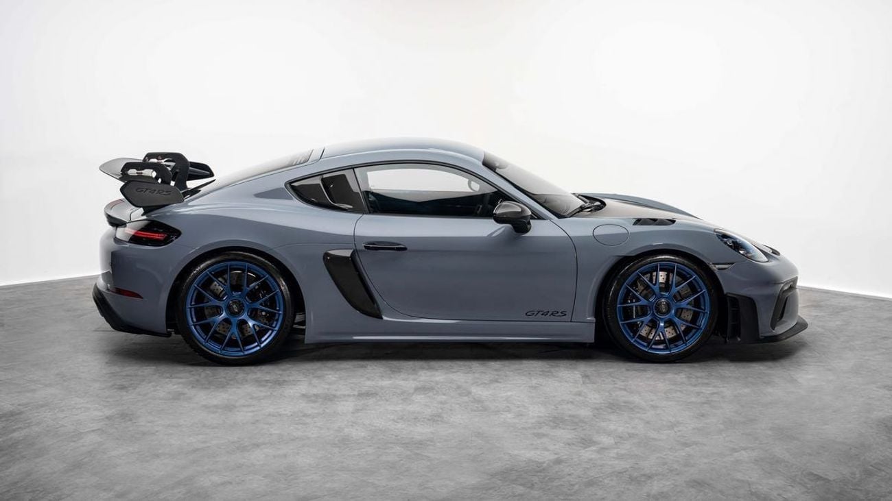 بورش كايمان GT4 RS Weissach - 2022 - GCC Specs - Under Warranty