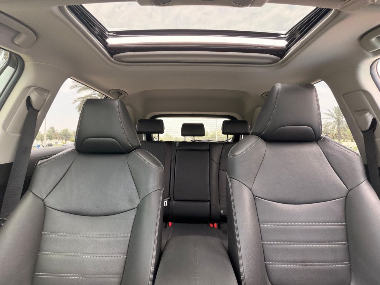 Toyota RAV4 LTD HEV Cruiser