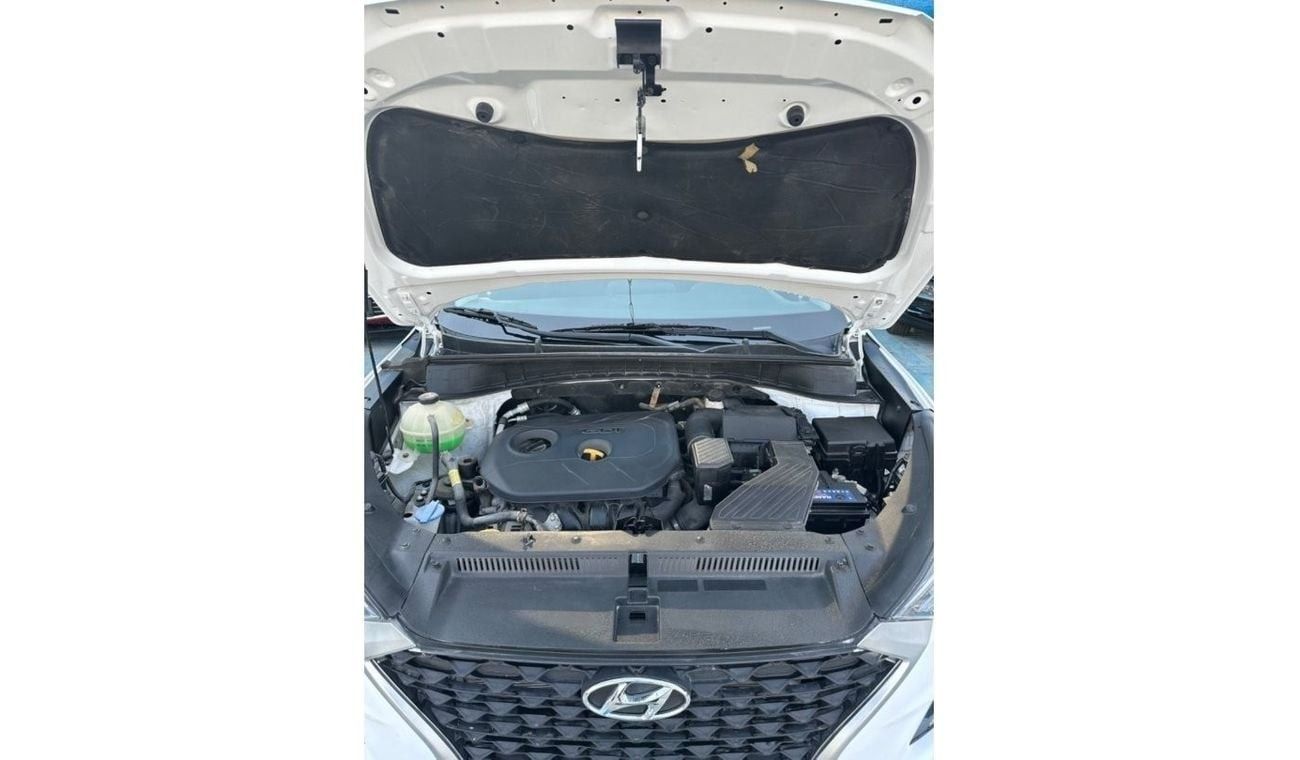 Hyundai Tucson 2.0L car in good condition 2019 Hyundai Tucson with an engine capacity of 2 liters 4wd blind spot se