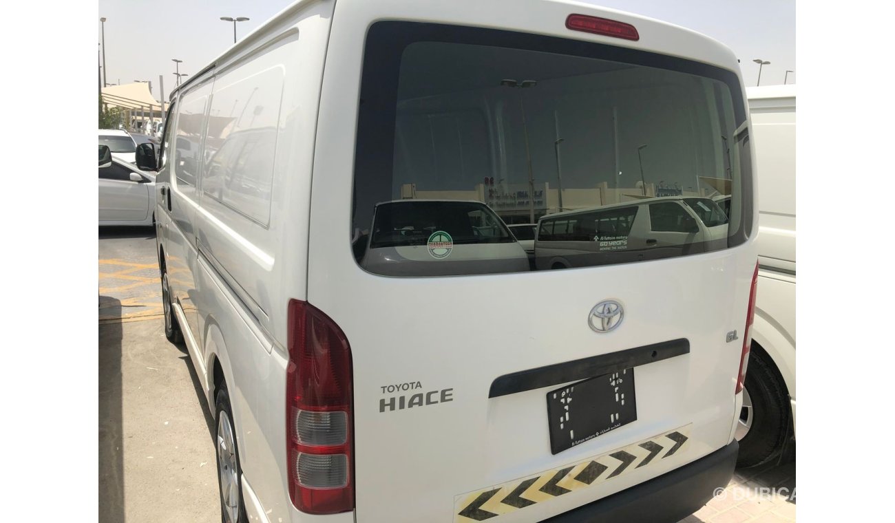 Toyota Hiace Toyota Hiace Van,Model:2015. Free of accident. Only done 5000 km