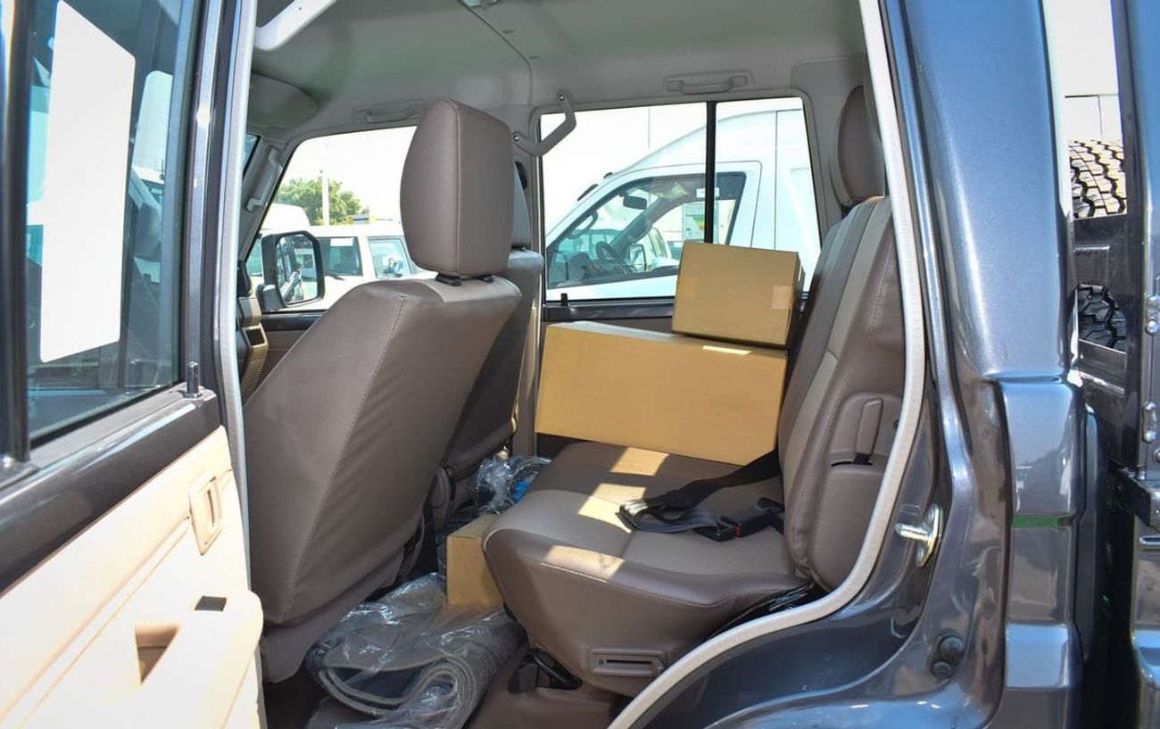 Toyota Land Cruiser Pick Up 4.0L V6 Double Cabin A/T