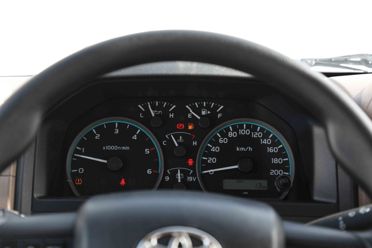 Toyota Land Cruiser Pick Up 2024 Toyota LC79 4X4 Double Cab 4.5 V8 - White inside Beige | Export Only