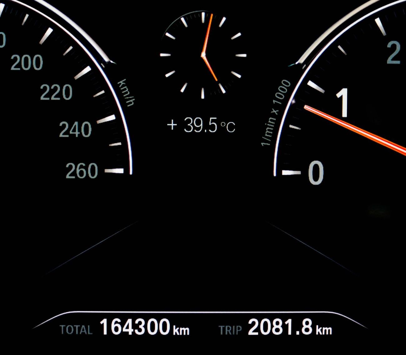 بي أم دبليو 750Li xDrive 4.4L (523 HP)