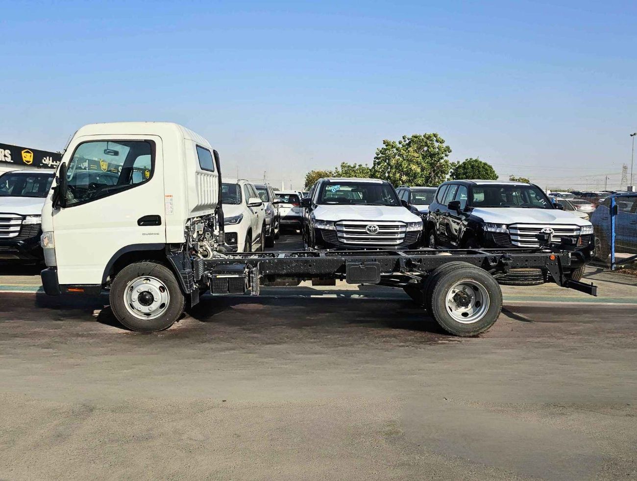 ميتسوبيشي فوسو كانتير CHASSIS EURO 5 / 3.8L V6 DIESEL A/T / 3 STR / CODE # CHASSIS