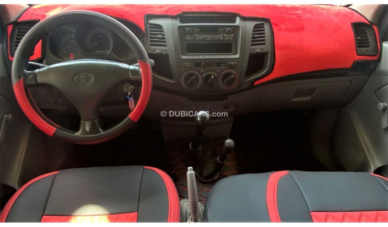 Toyota Hilux DIESEL 4X4 DOUBLE CABIN ,MANUAL GEAR
