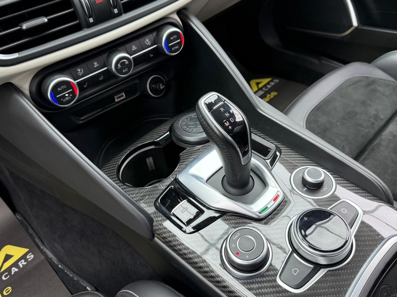 ألفا روميو جوليا Quadrifoglio 2.9L (510 HP) 2020 Alfa Romeo Giulia ,Gargash Warranty+Service Contract+Full Service Hi