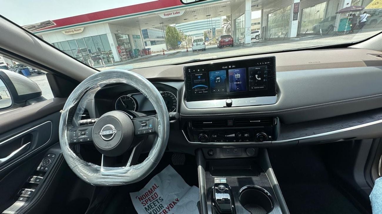 نيسان إكس تريل 1.5T Hybrid AWD Luxury Edition