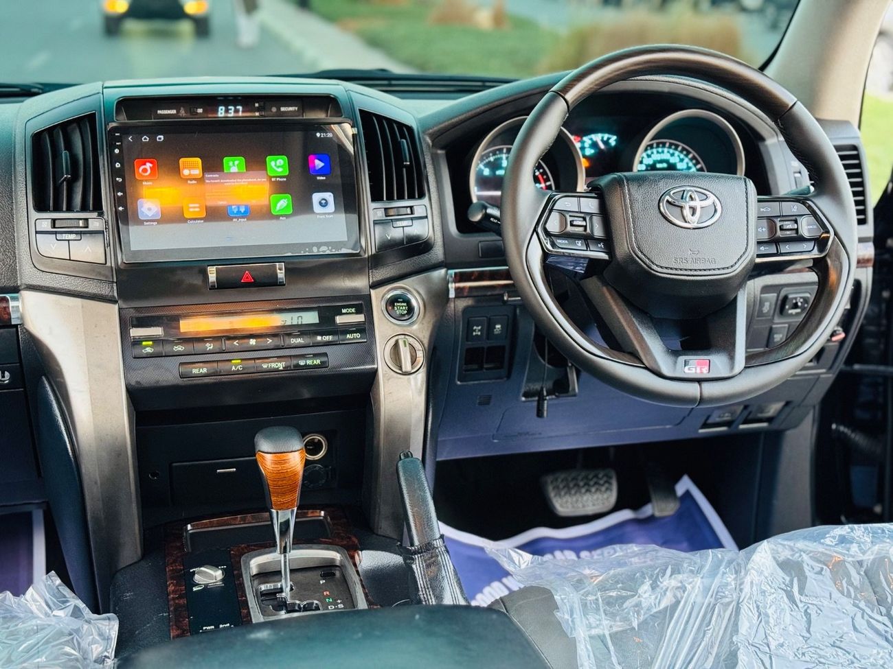 Toyota Land Cruiser Toyota Land Cruiser VXR upgraded to 2025