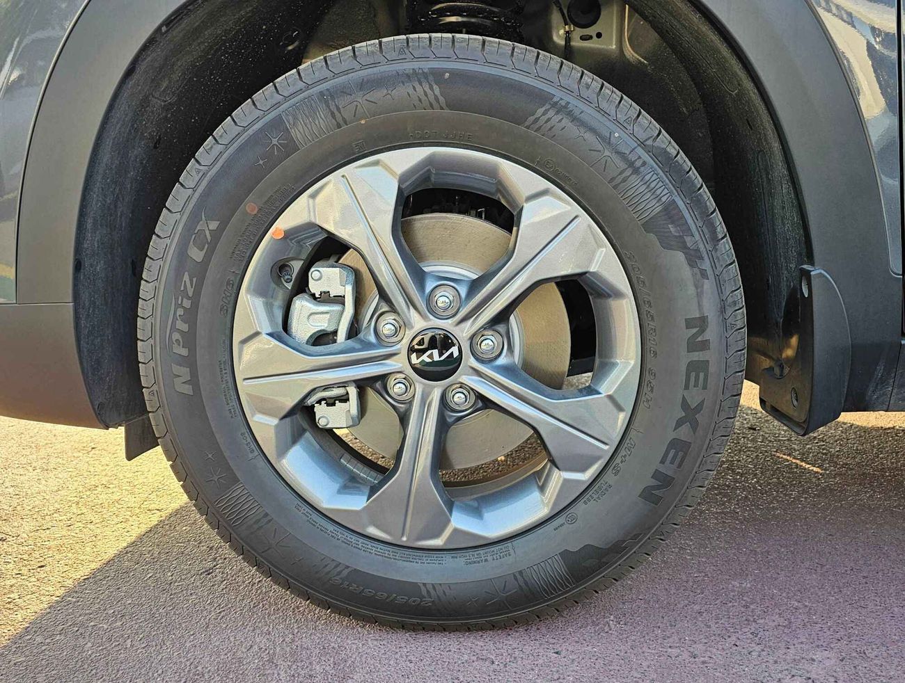 Kia Seltos 1.5L V4 /DUAL TONE/ DVD+CAMERA / PUSH START (CODE #  67974)