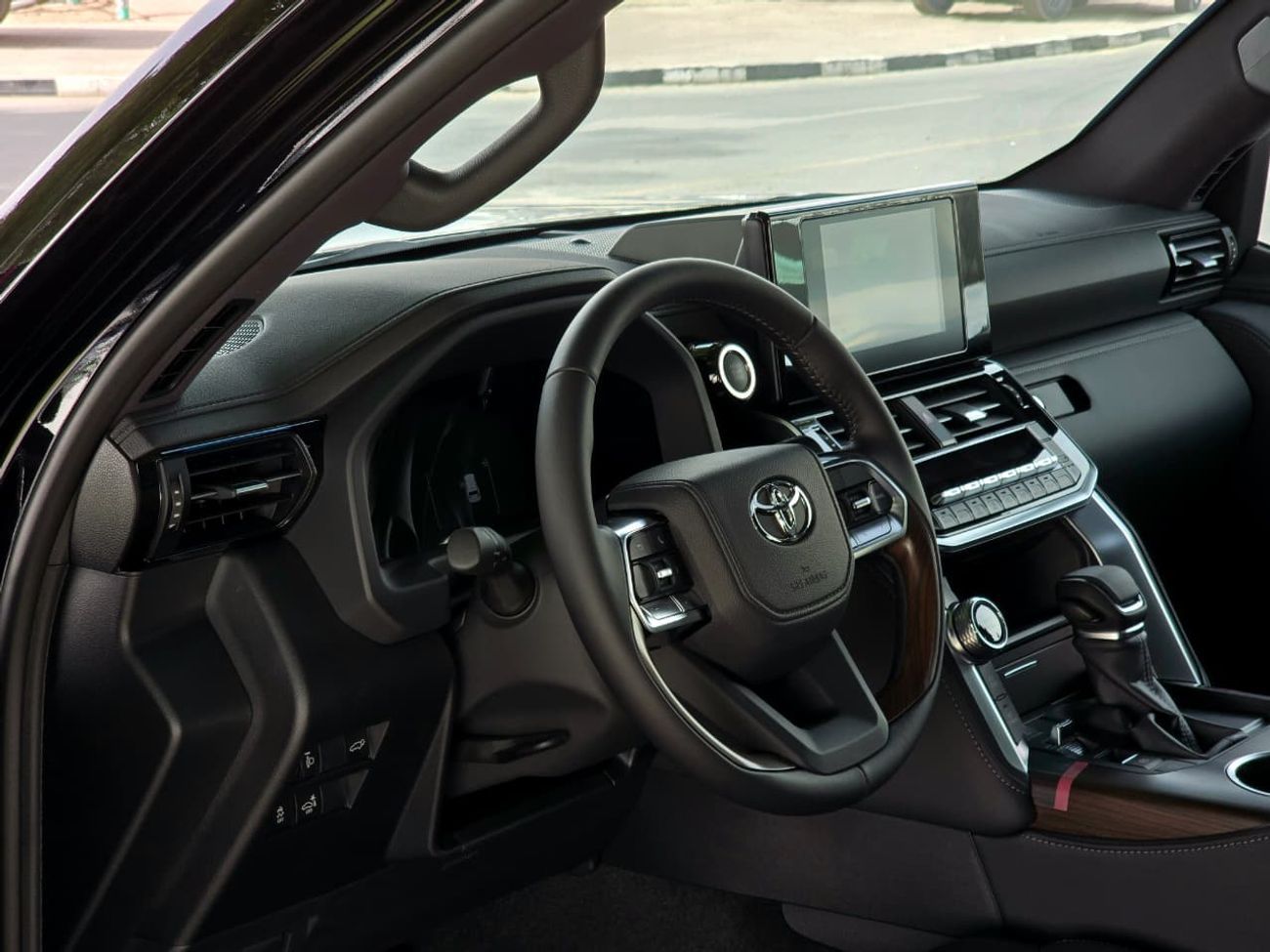 Toyota Land Cruiser LC300 GXR 4.0 - HIGH OPTIONS - WITHOUT RADAR - 2025 MODEL - BLACK INSIDE BLACK - GCC SPECS