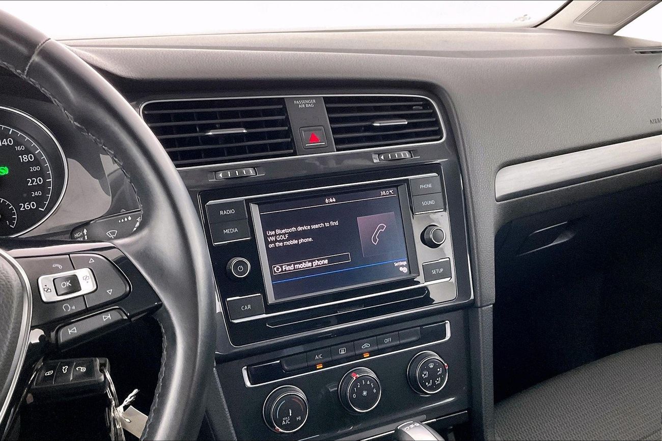 Volkswagen Golf SE| 1 year free warranty | Exclusive Eid offer