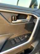 تويوتا راف ٤ XLE || PETROL || TOP CONDITION