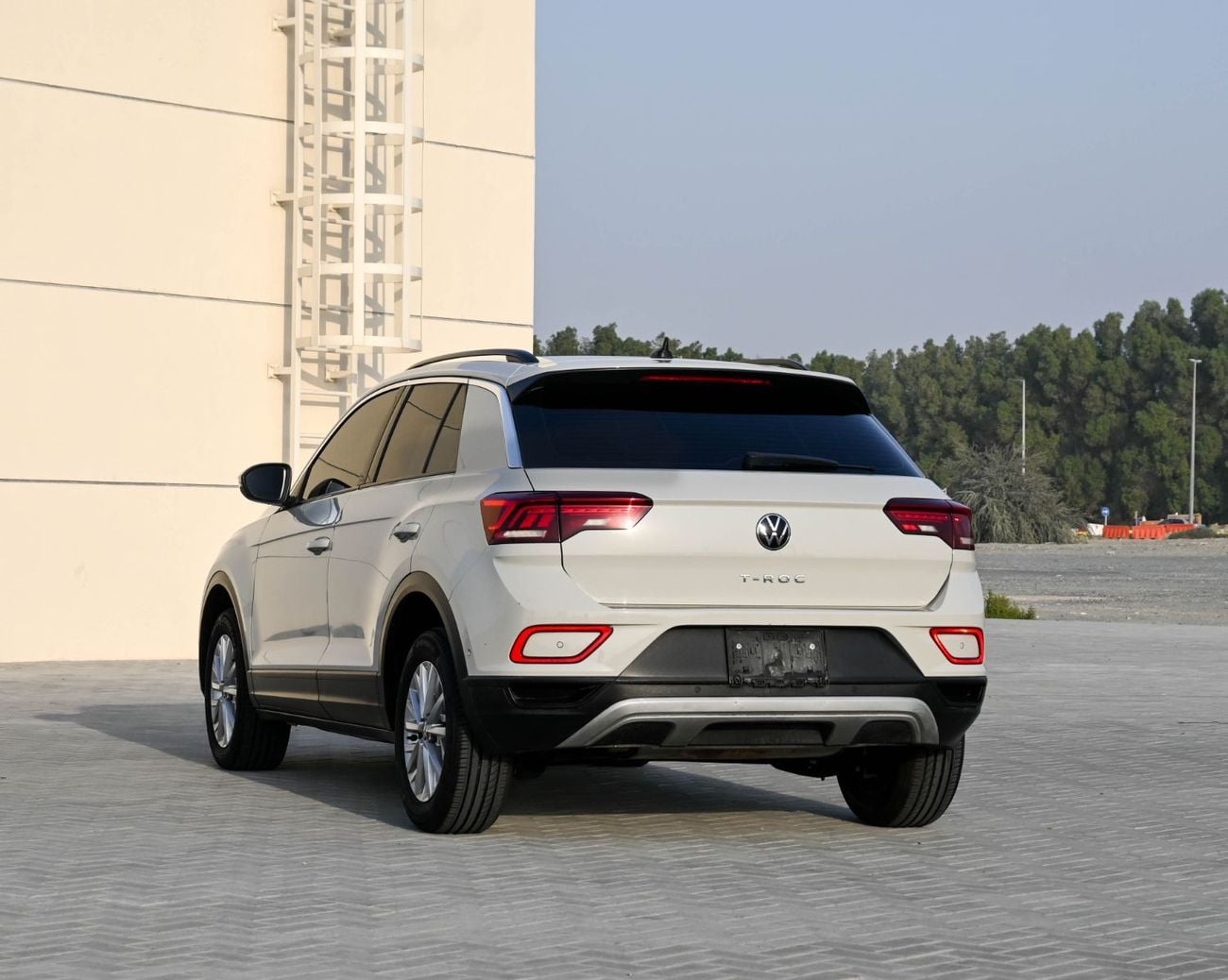 Volkswagen T ROC Life 1.4L VOLKSWAGEN T ROC 2023 1.4L GCC   accident-free Excellent Condition 1019  AED Monthly