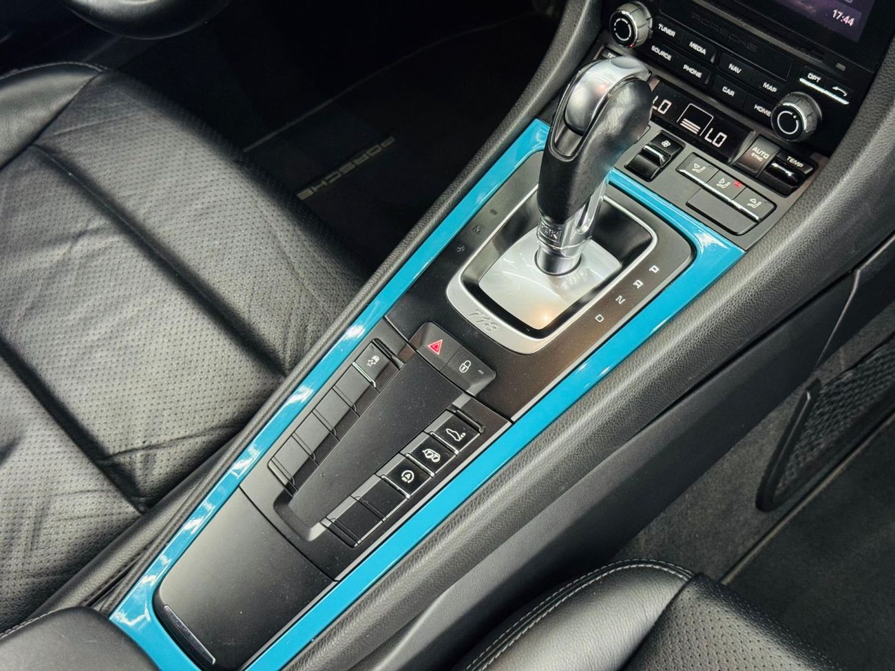 Porsche 718 Cayman S 2.5L A/T 2018 Porsche 718 Cayman, Full Service History, Sport Chrono Package, Excellent Condition,