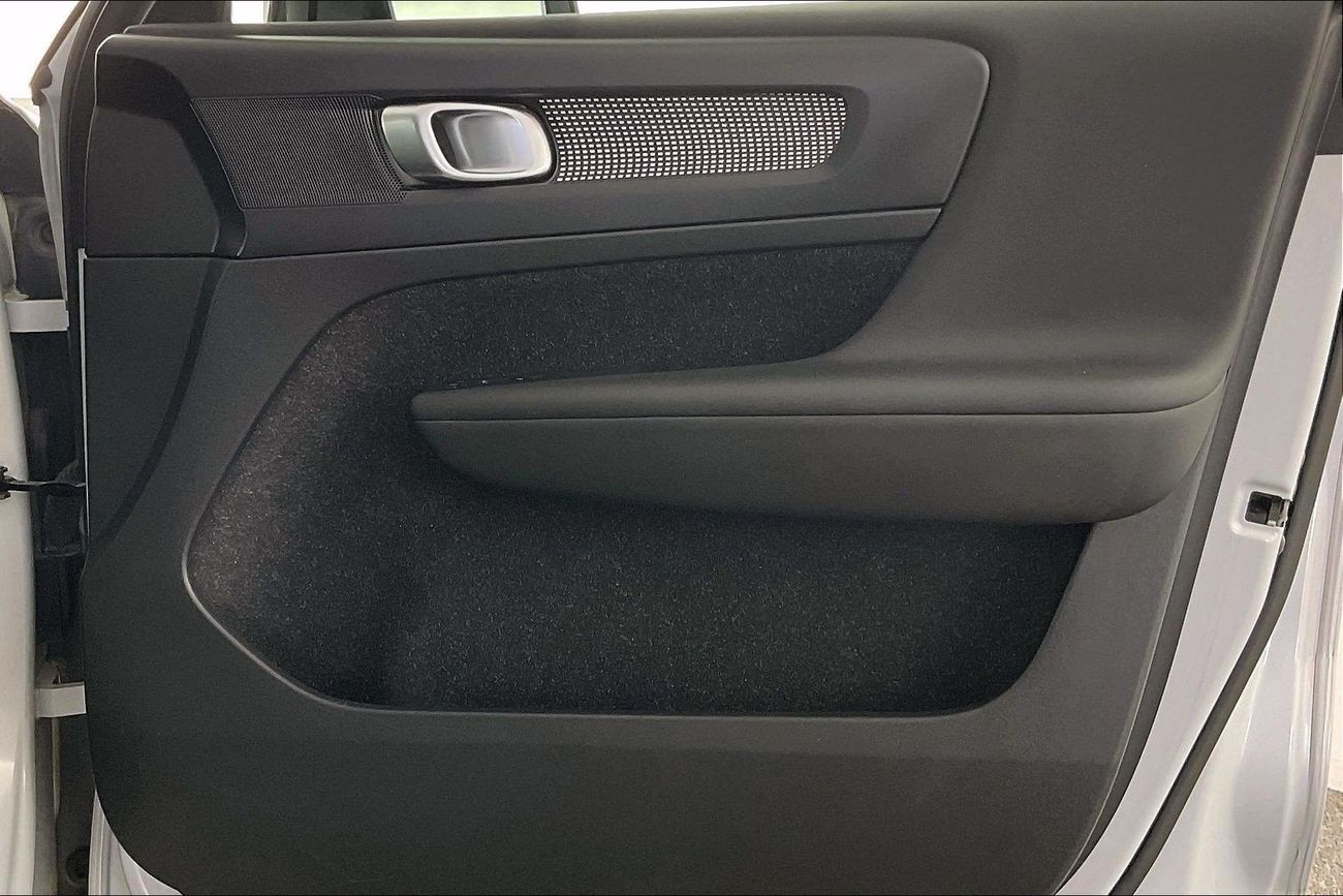 فولفو XC 40 T5 R Design | شامل الضمان | 0 ﺪﻔﻋﺓ ﺃﻮﻟﻯ