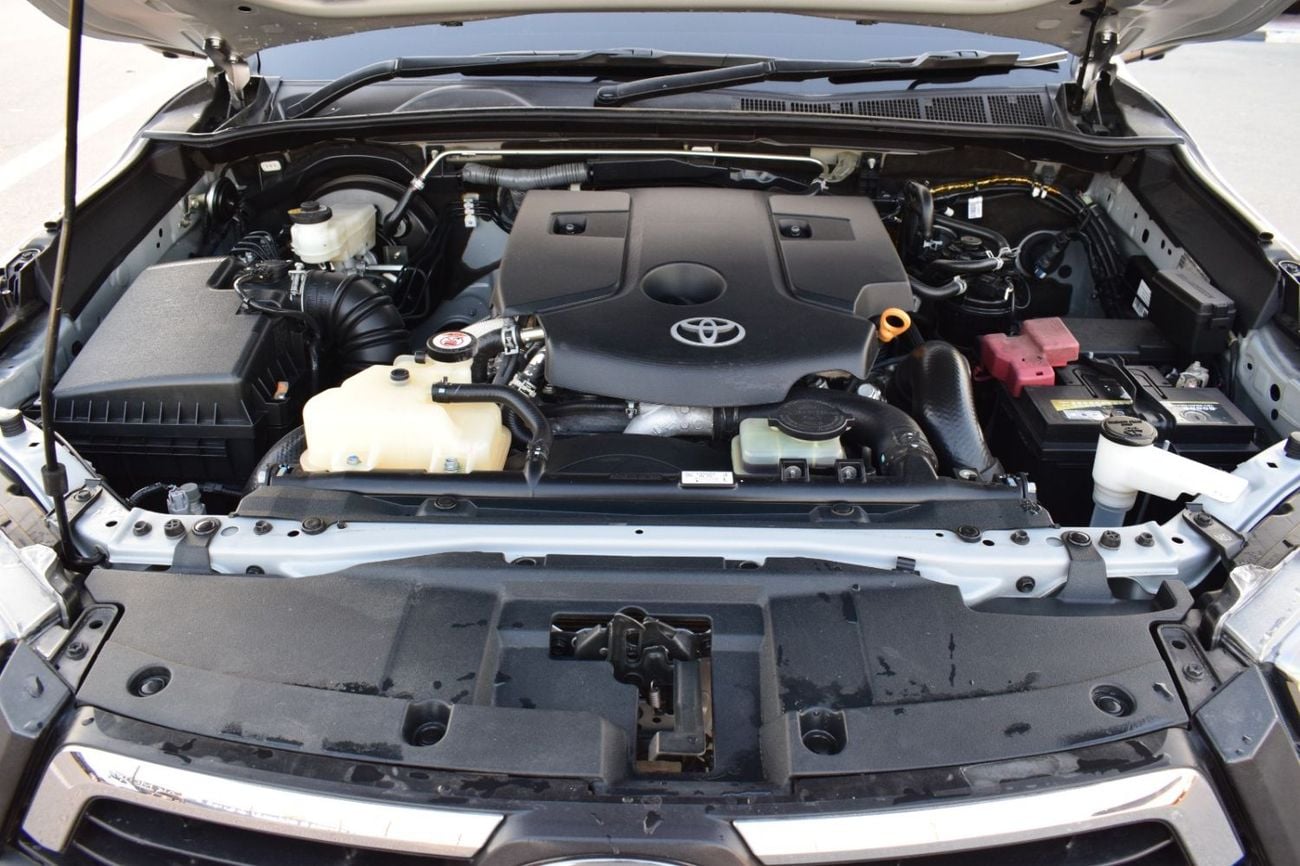 Toyota Hilux DIESEL HILUX ROGUE ,2.8L ,RIGHT HAND HAND DRIVE ,AUTO TRANSMISSION