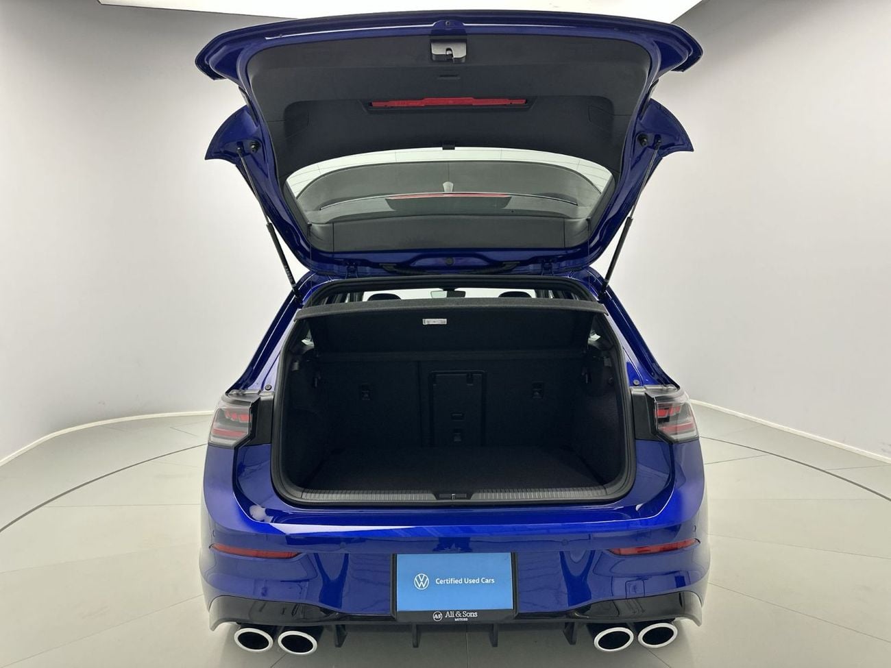 Volkswagen Golf R Base 2.0T Golf R Fabric Seats with Sunroof - DCC - Black Edition (Ref#37205)