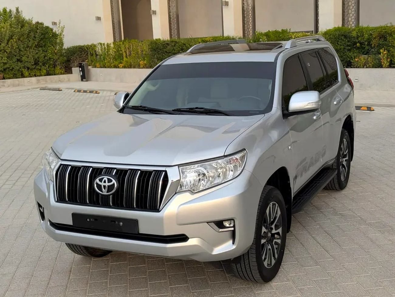Toyota Prado TX-L Top full Option V6 4.0L GCC specs Excellent Condition