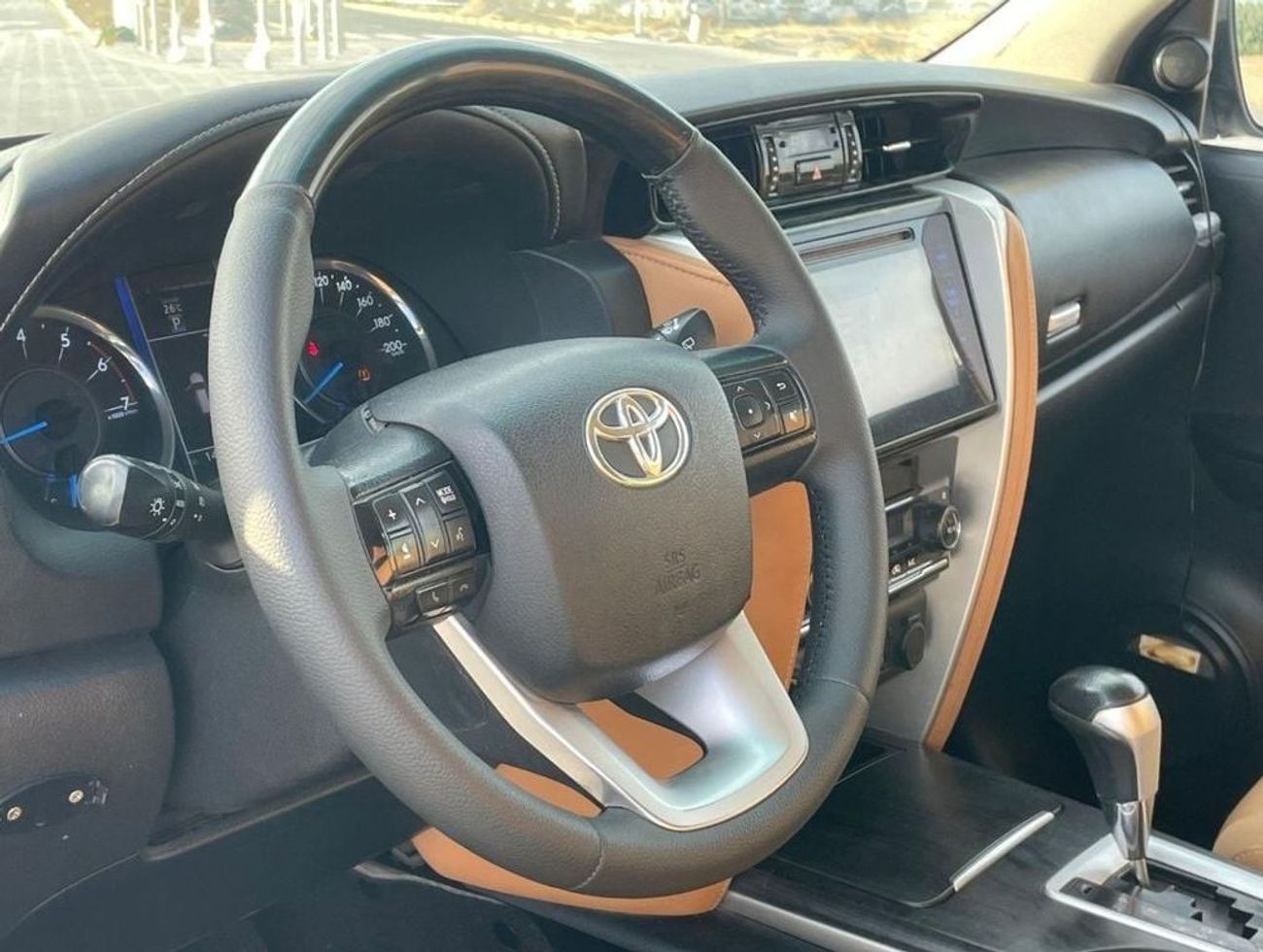 تويوتا فورتونر GXR 4.0L (278 HP)