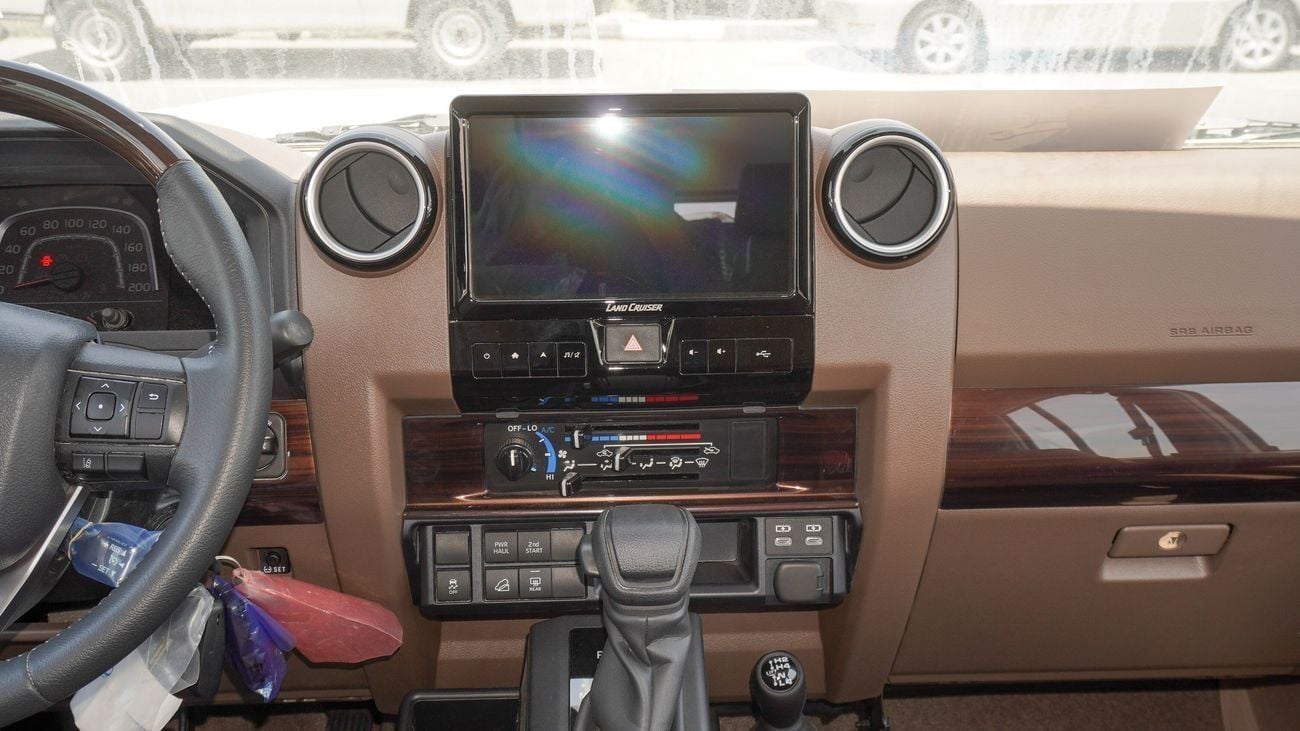 Toyota Land Cruiser 70 HT VXR 4.0L V6