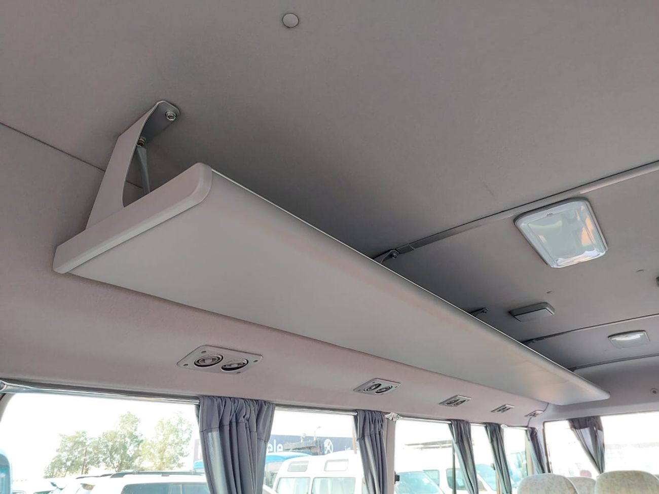 Toyota Coaster TOYOTA COASTER BUS RHD 2006 MODEL 4.0 L DIESEL AUTOMATIC(PM01152)