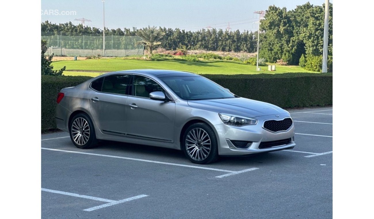 Kia Cadenza LX MODEL 2015 GCC CAR PERFECT CONDITION INSIDE AND OUTSIDE FULL OPTION PANORAMIC ROOF LEATHER SEATS