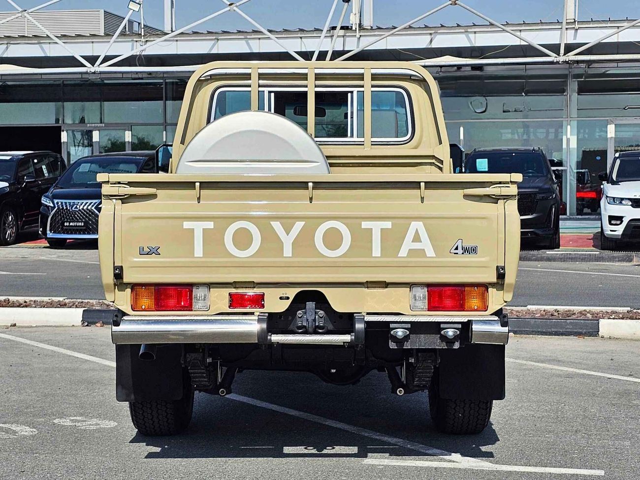 Toyota Land Cruiser Pick Up LC79 / 2.8L V4 Diesel / A/T / Singal Cabin / 4WD / FULL Option / SPECIAL OFFER