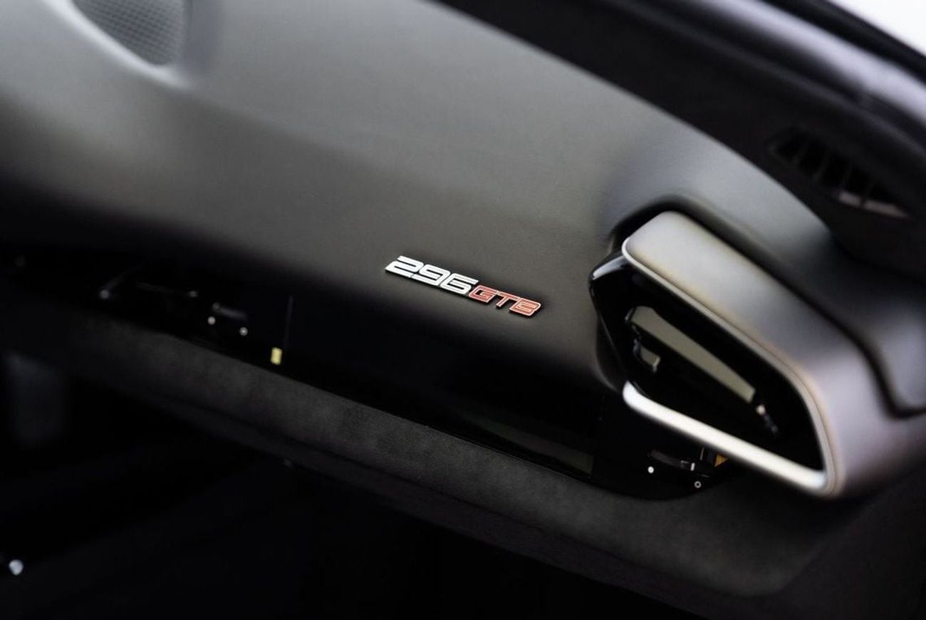 Ferrari 296 GTB 3.0T V6 PHEV