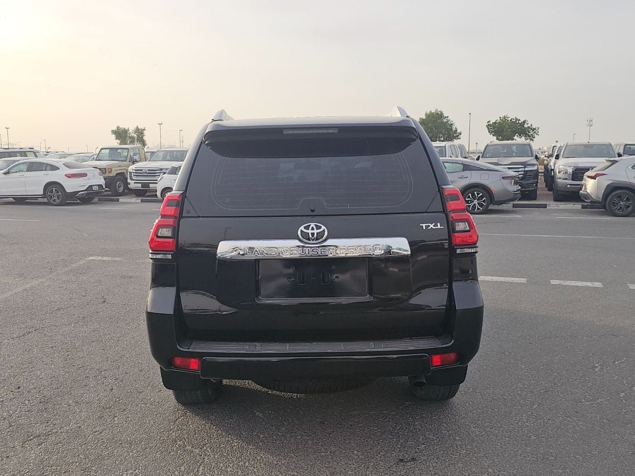 Toyota Prado TX-L Top 2.7L LHD-4WD-Automatic-Petrol-GCC specs-6 Cylinders-7Seats-5 Doors