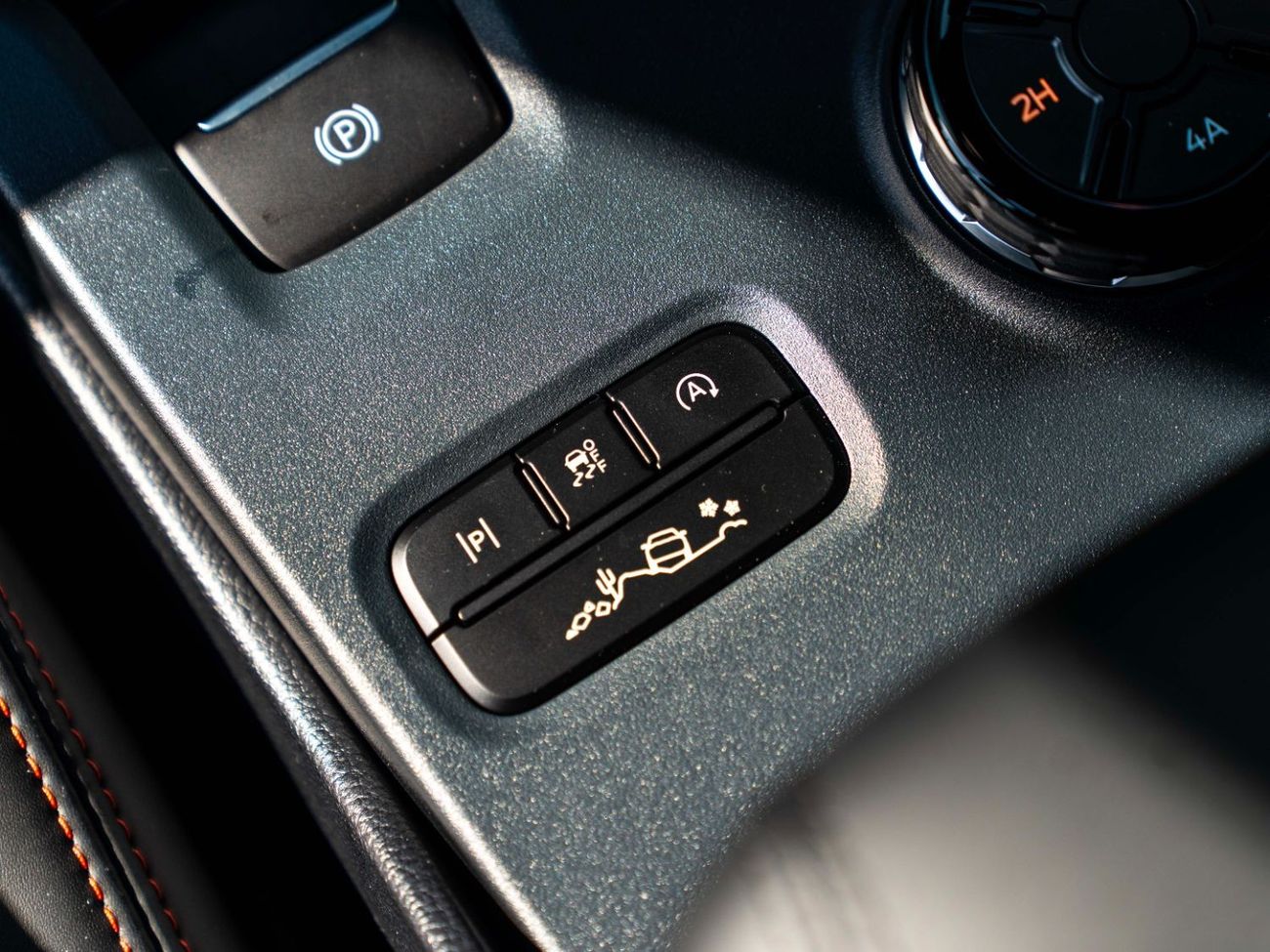 Ford Ranger Raptor AED 3,932 PM • RANGER RAPTOR • ONLY 4,000 KMS • FORD WARRANTY AND SERVICE CONTRACT UNTILL 2029