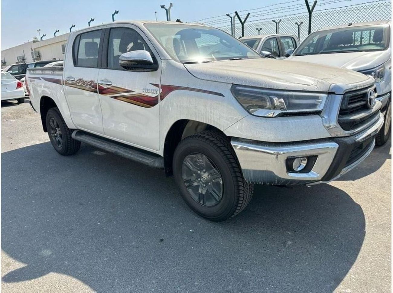 Toyota Hilux TOYOTA HILUX SR5 2.7L AT 2026 WITHOUT PUSH START