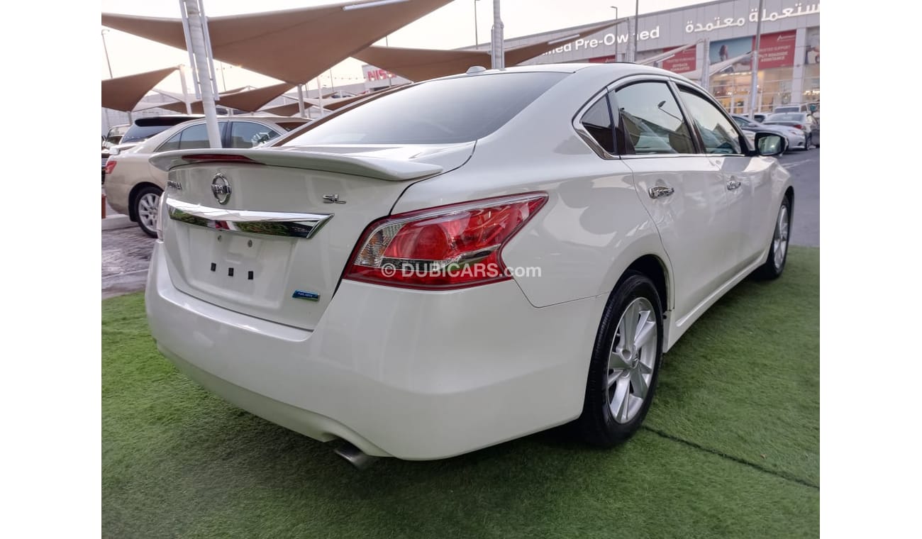 Nissan Altima Nissan Altima 2013 model white color inside beige ward number 1 fingerprint slot leather alloy wheel